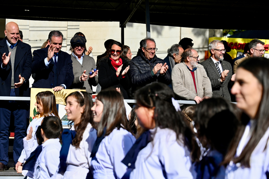 Ministro Mahía participó de la conmemoración del 262º aniversario del nacimiento de Artigas Ministro Mahía participó de la conmemoración del 262º aniversario del nacimiento de Artigas