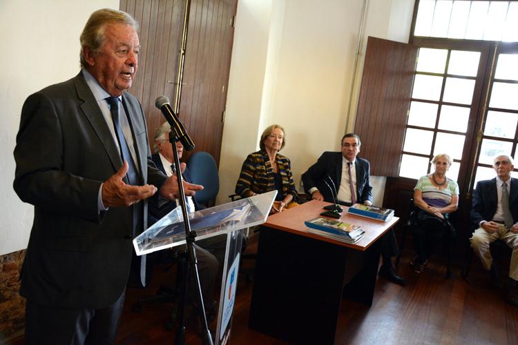 Intendente de Colonia Carlos Moreira Intendente de Colonia Carlos Moreira