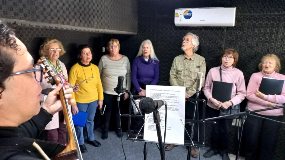 Agrupación Vocal Delmira en Usina Cultural Parque Batlle Agrupación Vocal Delmira en Usina Cultural Parque Batlle