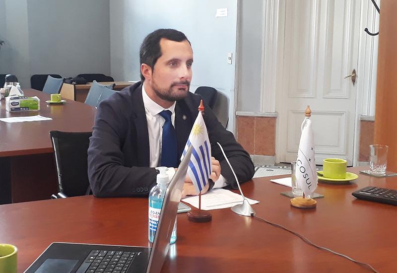 Director de Educación del MEC, Gonzalo Baroni. hombre sentado
