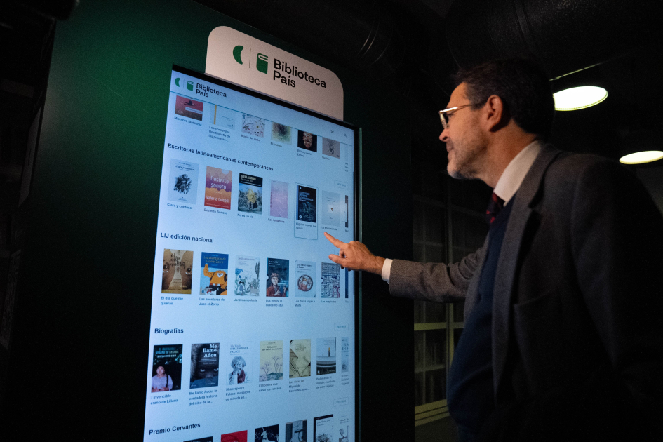 Biblioteca País de Ceibal fue reconocida por la Academia Nacional de Letras Biblioteca País de Ceibal fue reconocida por la Academia Nacional de Letras