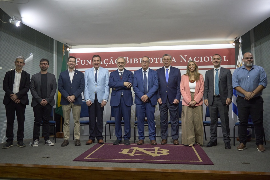 «Fronteras de Creación – Bate-papo Uruguay-Brasil» «Fronteras de Creación – Bate-papo Uruguay-Brasil»