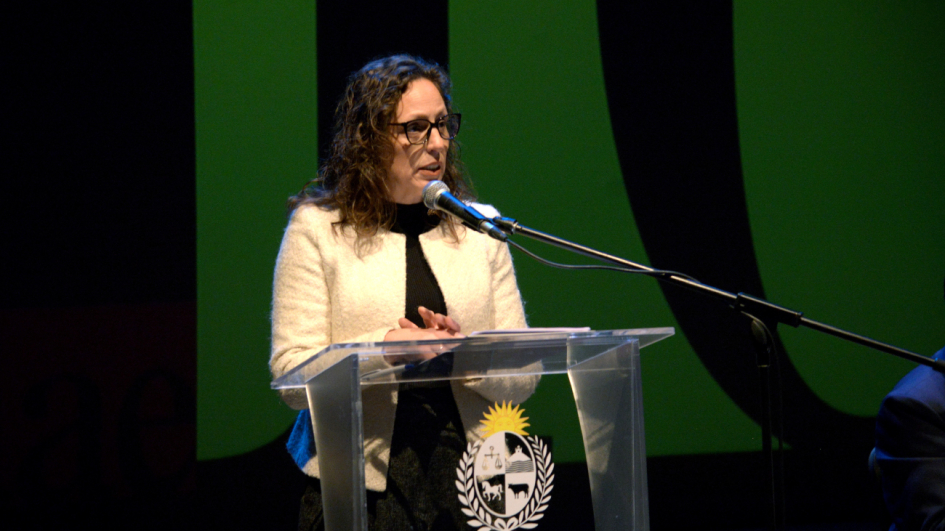 Festival Internacional de Artes Escénicas, Maestra de ceremonias. Fotografía de Gustavo Castagnello. Festival Internacional de Artes Escénicas, Maestra de ceremonias. Fotografía de Gustavo Castagnello.