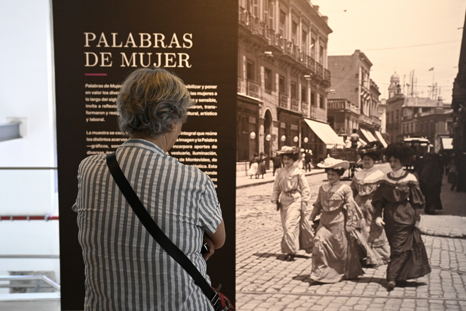 Inauguró la muestra «Palabras de Mujer» en el ANIP