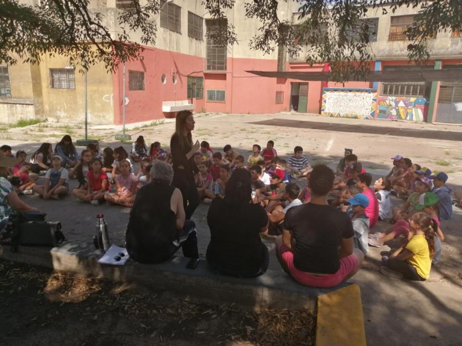 Niños y niñas de Casavalle en ronda Verano educativo