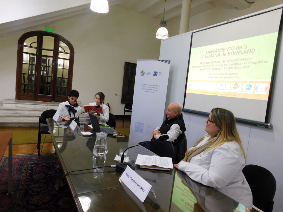 Exposición de los alumnos de quinto año de la escuela N° 6: Thiago Vázquez y Victoria Escobar.