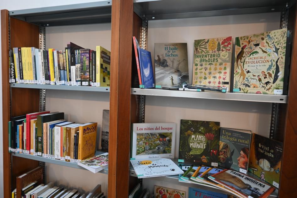 Biblioteca de ciencias agrarias y literatura Biblioteca de ciencias agrarias y literatura
