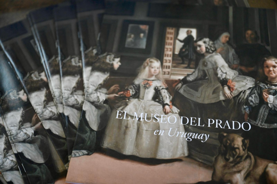 Folleto de la muestra "El Prado en las calles". Folleto de la muestra "El Prado en las calles".