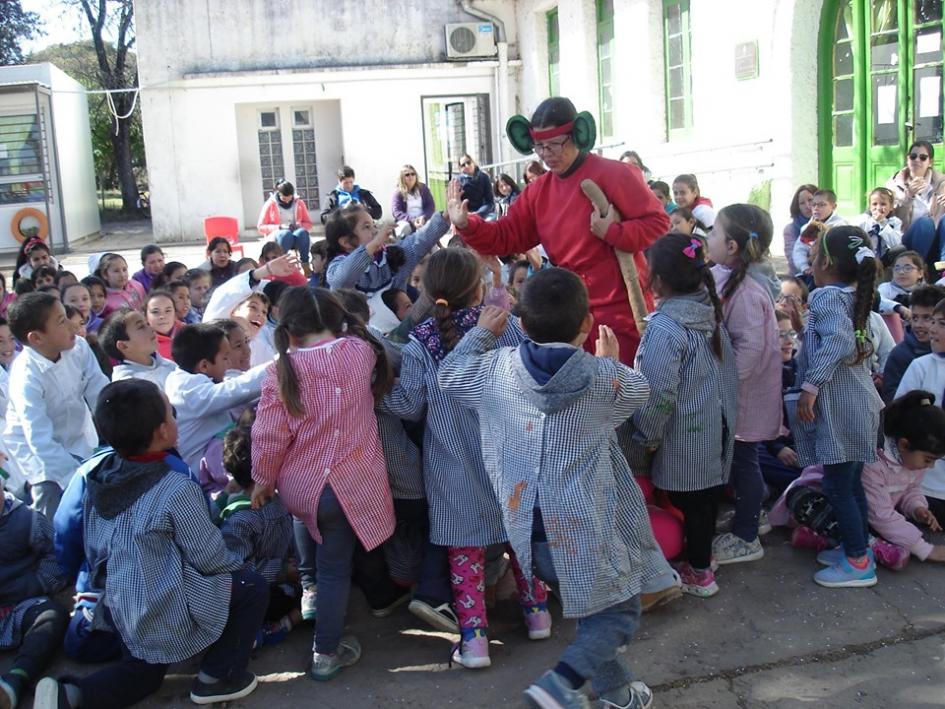 Escolares en espectáculo musical Escolares en espectáculo musical