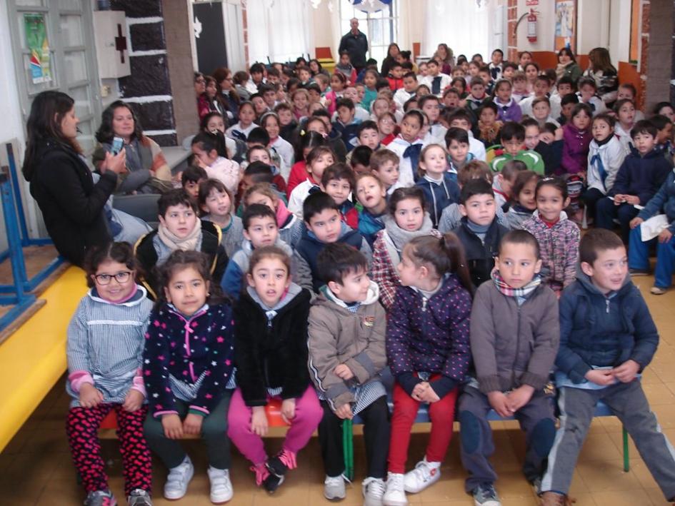 Escolares en espectáculo musical Escolares en espectáculo musical