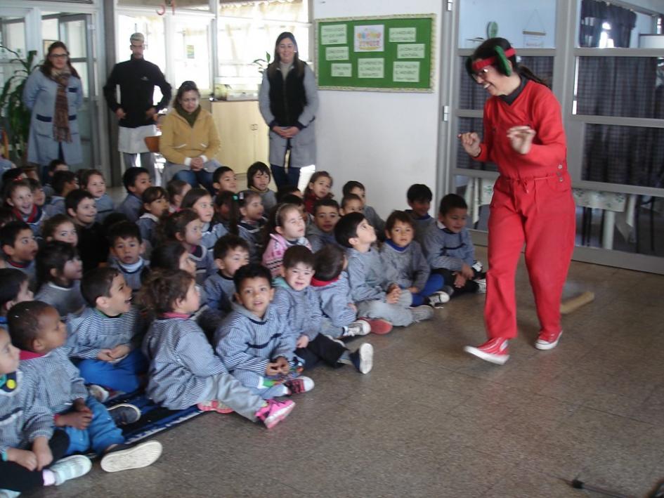 Escolares en espectáculo musical Escolares en espectáculo musical