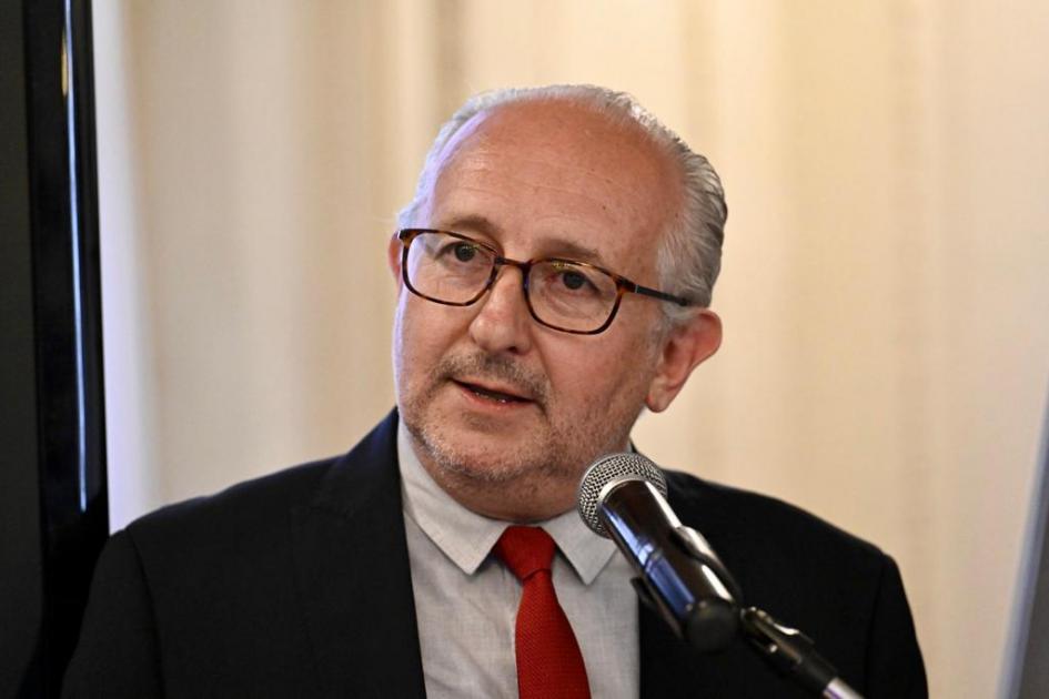 Ministro Pablo da Silveira. Persona hablando.