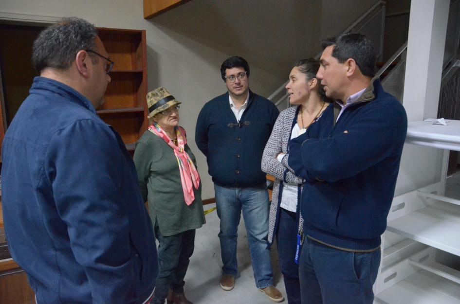 Personas conversando