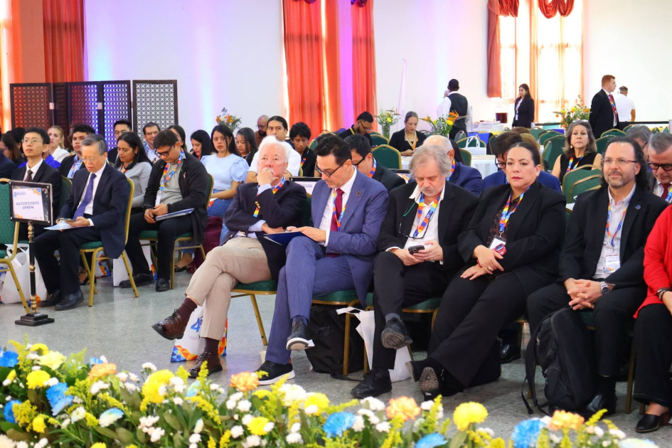 Subsecretaria Gabriela Verde participó en Honduras de la IV Conferencia General de ENLACES Autoridades en primera fila