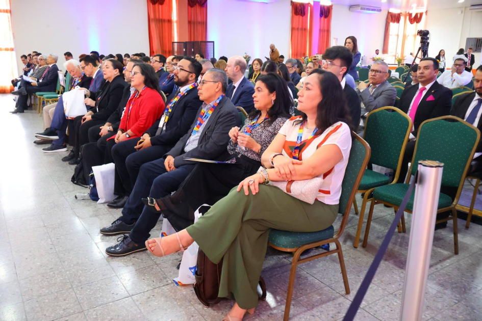 Subsecretaria Gabriela Verde participó en Honduras de la IV Conferencia General de ENLACES Autoridades sentadas en primera fila