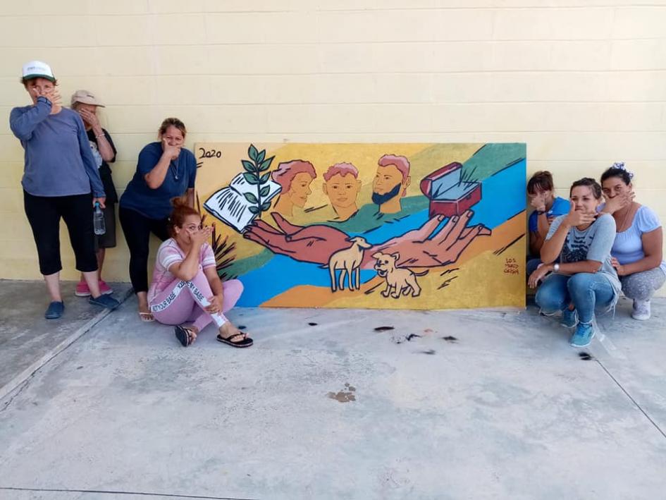 mujeres pintando mujeres pintando