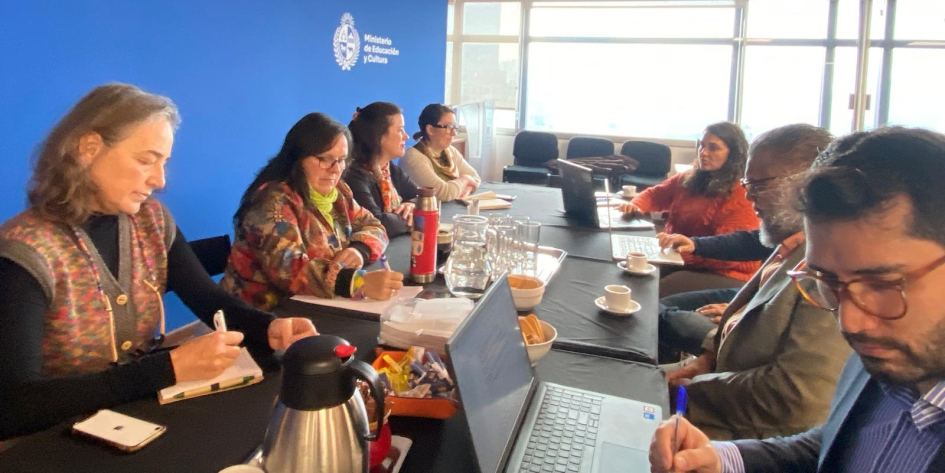 Reunión de cierre y evaluación en el Ministerio de Educación y Cultura