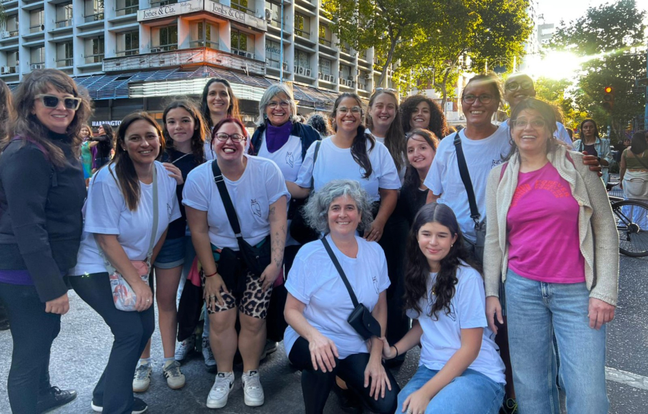 Trabajadoras del instituto en la marcha por el 8M en Montevideo