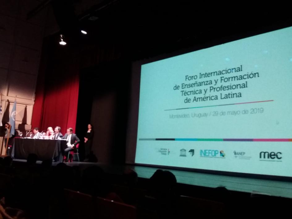 Foro Internacional de Enseñanza y Formación Técnica y Profesional de América Latina Foro Internacional de Enseñanza y Formación Técnica y Profesional de América Latina