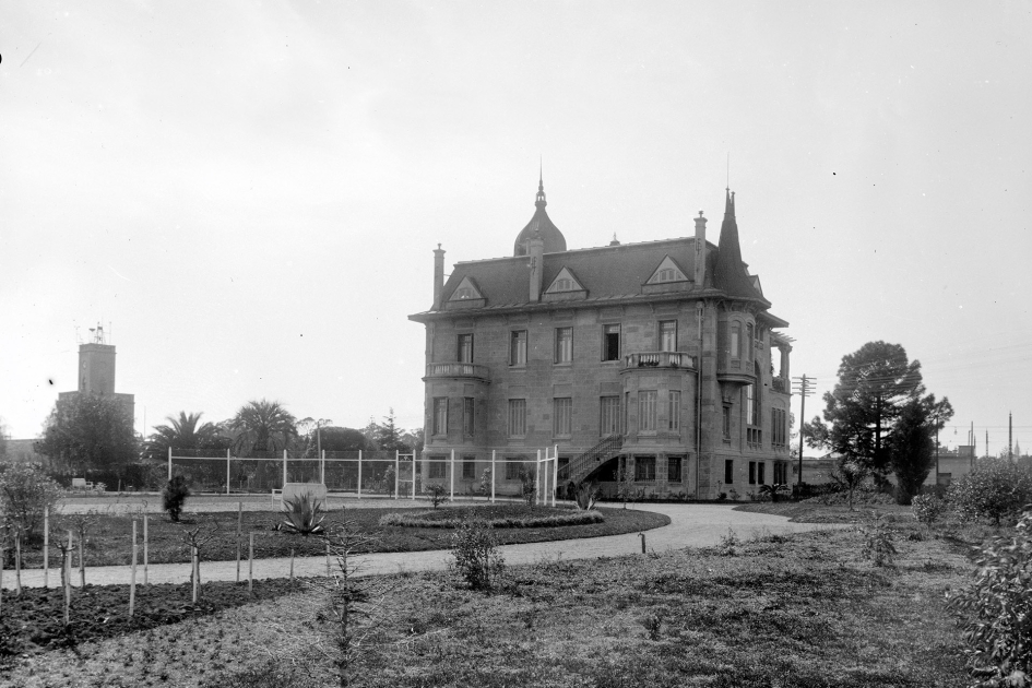 1918