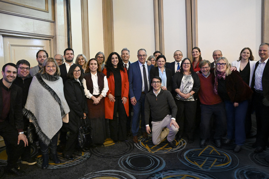 Ministro Mahía y autoridades del MEC