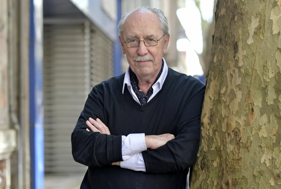 Celebración del Día Internacional de la Poesía: homenaje al poeta Hugo Achugar.