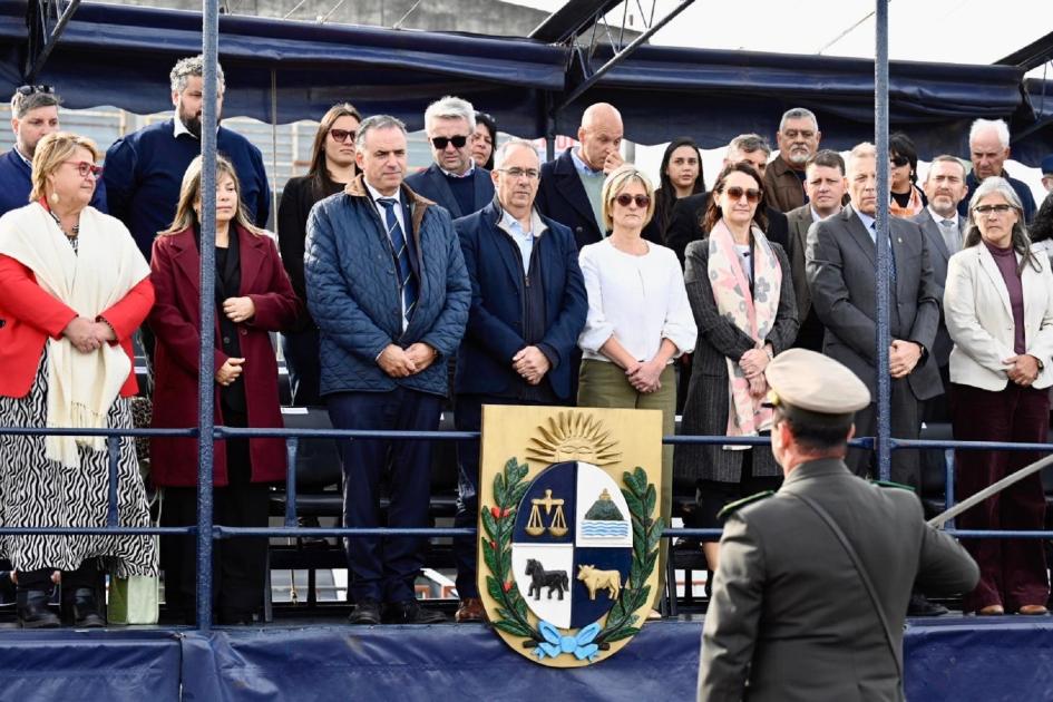 Las autoridades participaron del desfile Autoridades en estrado