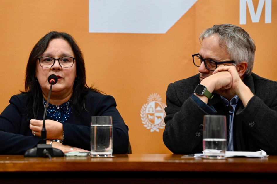 La subsecretaría valoró los Espacios MEC para el acceso a la cultura en clave de Derechos. Personas hablando al público