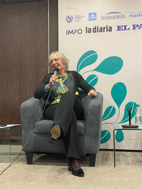 Silvia Soler en la presentación de proyectos seleccionados «Crónicas de acá» Silvia Soler en la presentación de proyectos seleccionados «Crónicas de acá»
