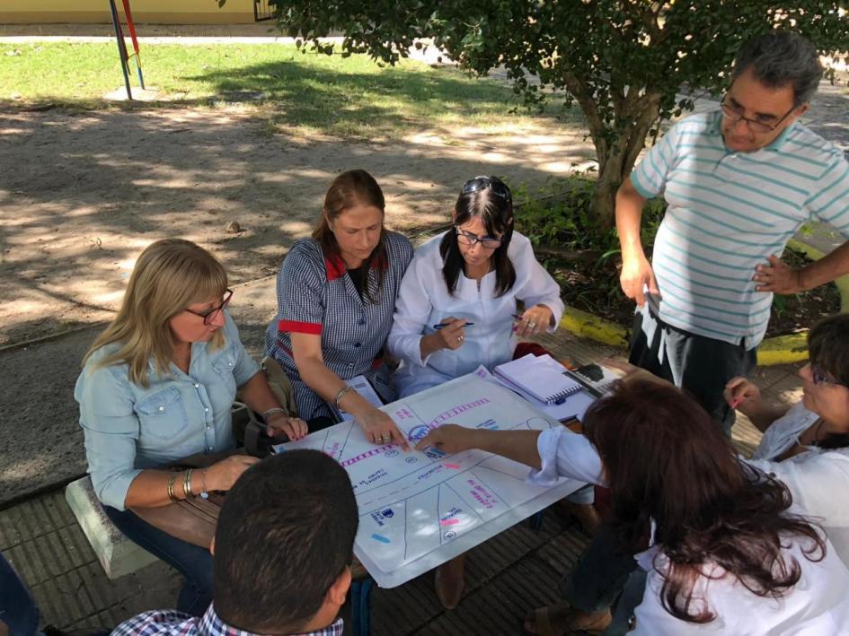 Grupo de personas trabando en equipo