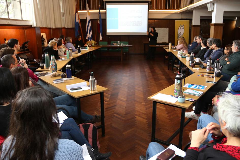 Curso de sensibilización en género y políticas públicas en el IIBCE Curso de sensibilización en género y políticas públicas en el IIBCE