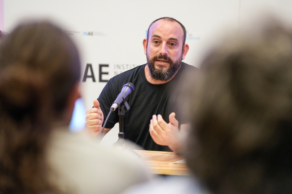 Iván Corral recibió el Reconocimiento a la Gestión Escénica Iberoamericana “Guillermo Heras” Iván Corral recibió el Reconocimiento a la Gestión Escénica Iberoamericana “Guillermo Heras”