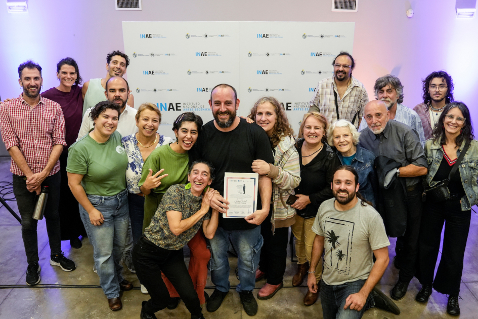 Iván Corral recibió el Reconocimiento a la Gestión Escénica Iberoamericana “Guillermo Heras” Iván Corral recibió el Reconocimiento a la Gestión Escénica Iberoamericana “Guillermo Heras”