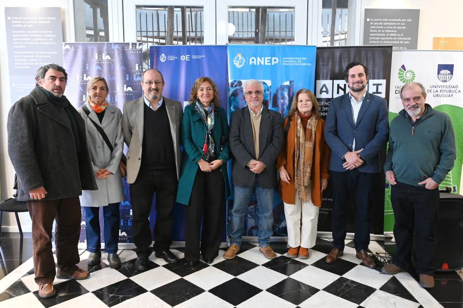Foto de autoridades presentes en la ceremonia