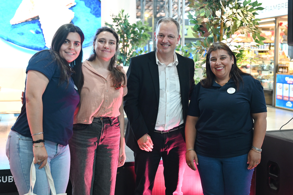 Gabriel Quirici, director nacional de Educación con participantes