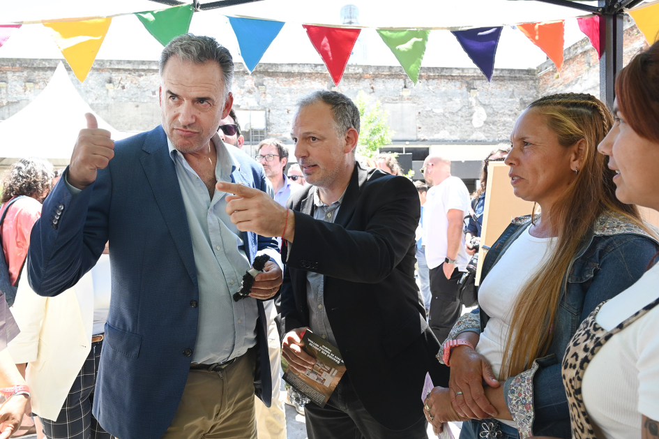 Presidente Yamandú Orsi y director nacional de Educación Gabriel Quirici