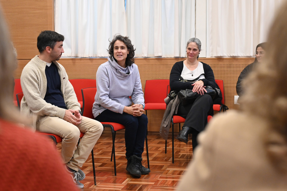 Personas en un salón