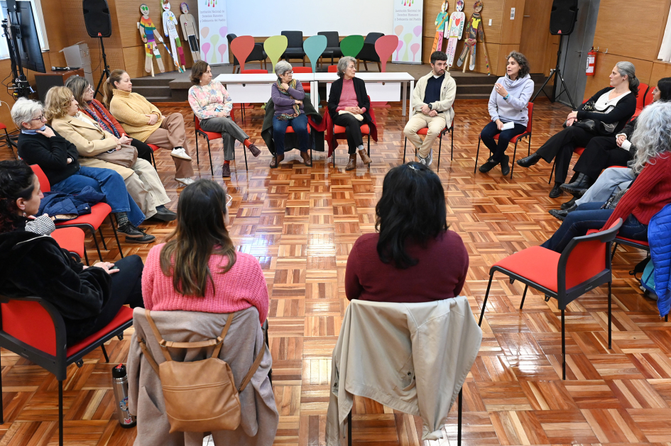 Personas en círculo