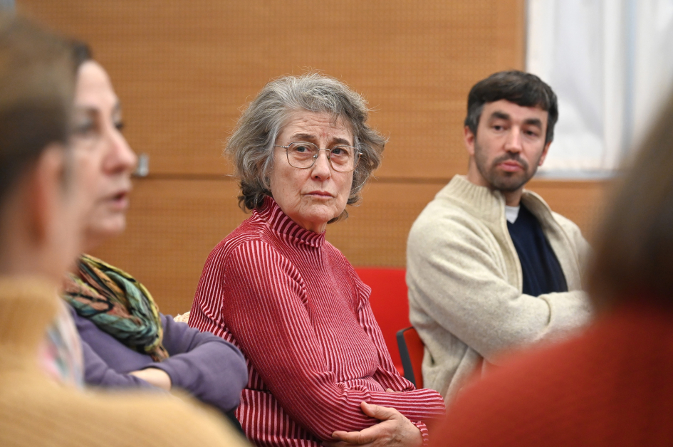 Personas hablando