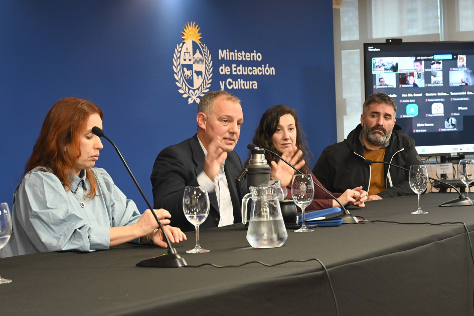 Reunión del Comité Ejecutivo: María Eugenia Vidal, Gabriel Quirici, Malena Paz y Gustavo Berriel.