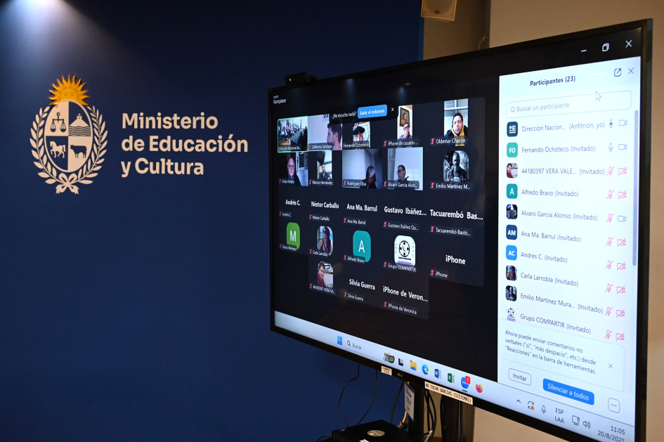 Primera reunión del Comité Ejecutivo de la Comisión, en la sede del MEC.