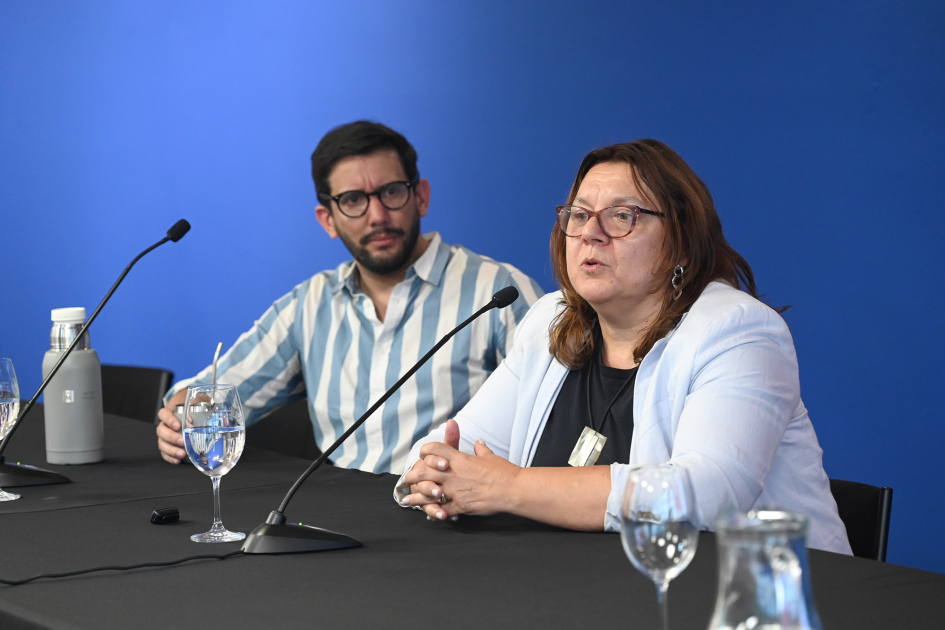Coordinador del Área de Innovación Educativa, Ramiro Pallares y Coordinadora de Cecap, Isabel Alende