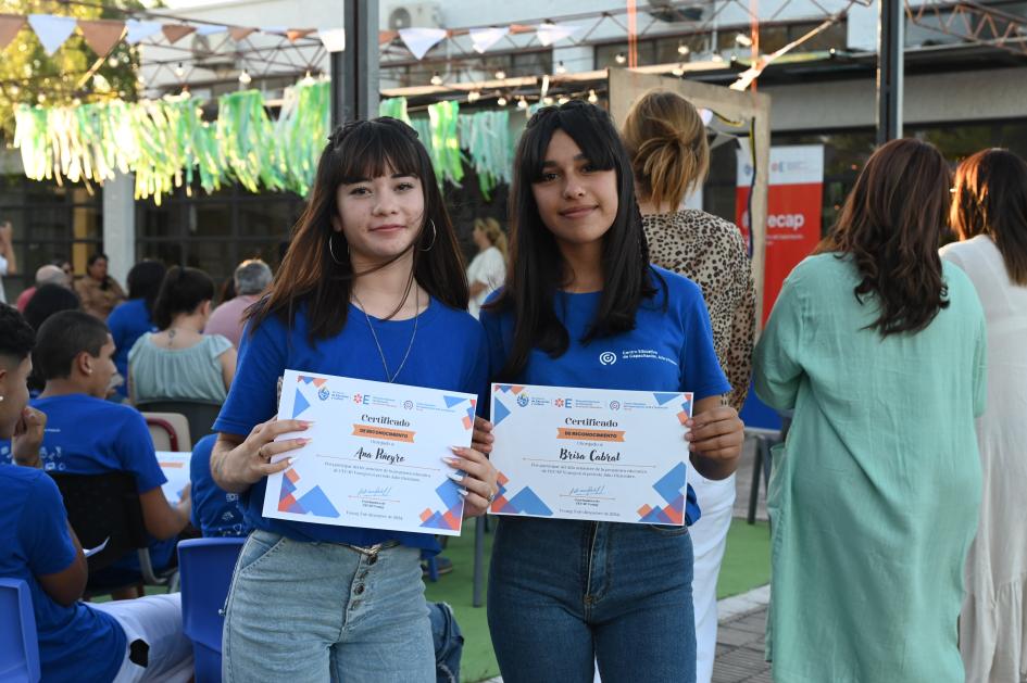 Entrega de diplomas de finalización de cursos 2024 Inauguración de obras de Cecap Young