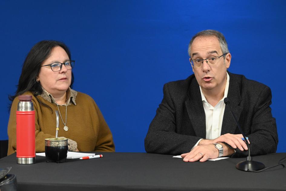 Ministro de Educación y Cultura José Carlos Mahía y subsecretaria Gabriela Verde