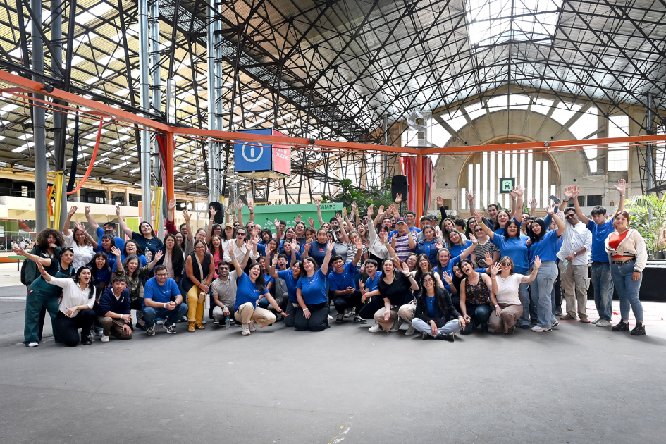 Foto grupal de estudiantes de Cecap