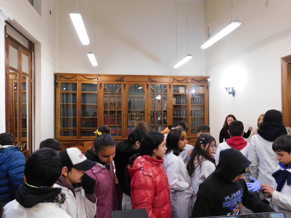Escolares en el Sala de Lectura del AGN.