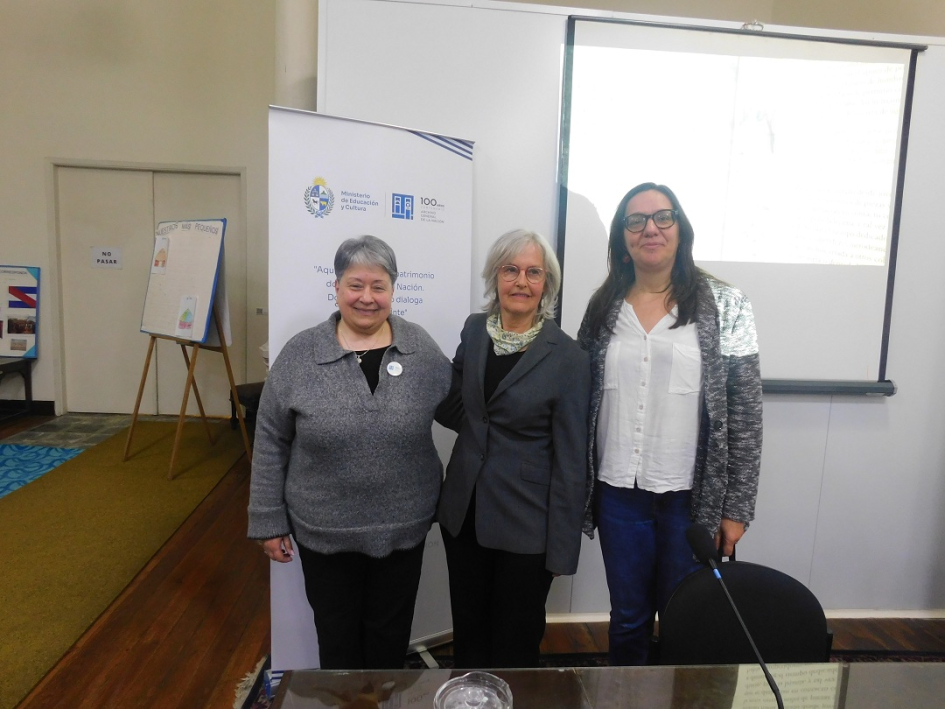 Directora del Archivo General de la Nación y exponentes de la Charla de arqueología
