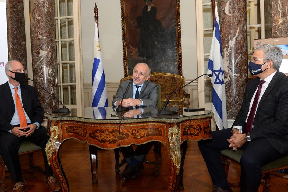 Mesa con autoridades de la Embajada de Israel, ministro del MEC y presidente del Codicen