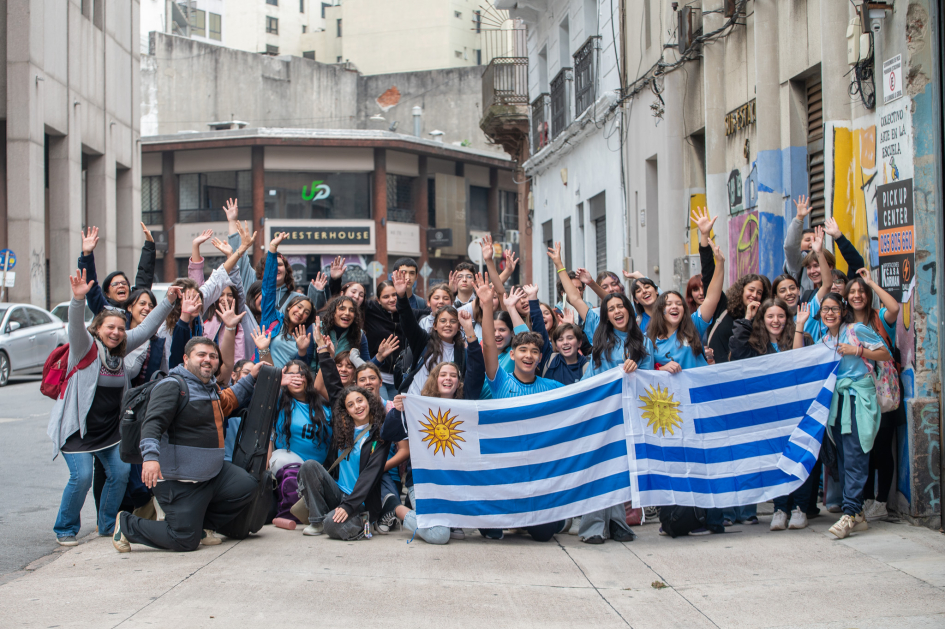 Estudiantes graban versión inédita de canciones populares para alentar a la selección Estudiantes graban versión inédita de canciones populares para alentar a la selección