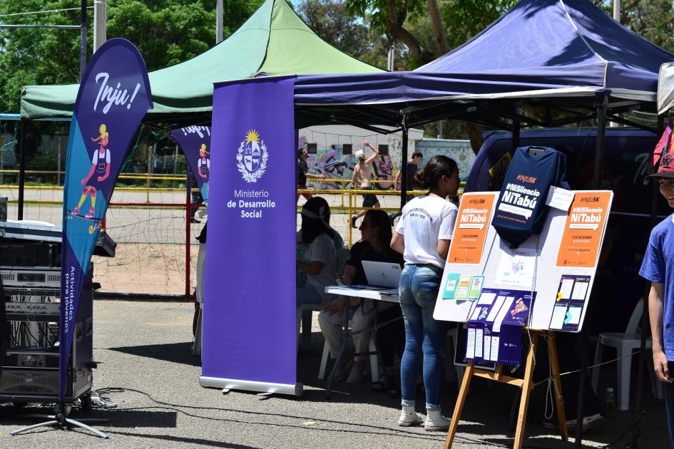 Stand con inscripción del Ministerio de Desarrollo Social